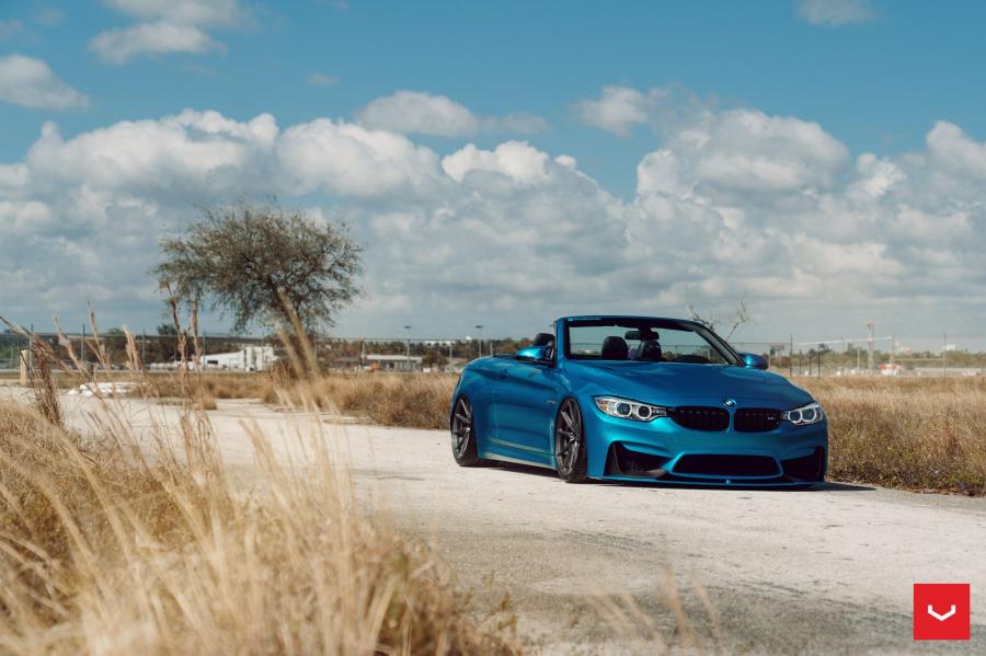  BMW M4 Convertible on Vossen Wheels (HF-3) 2019 года  (фото 1 из 14)